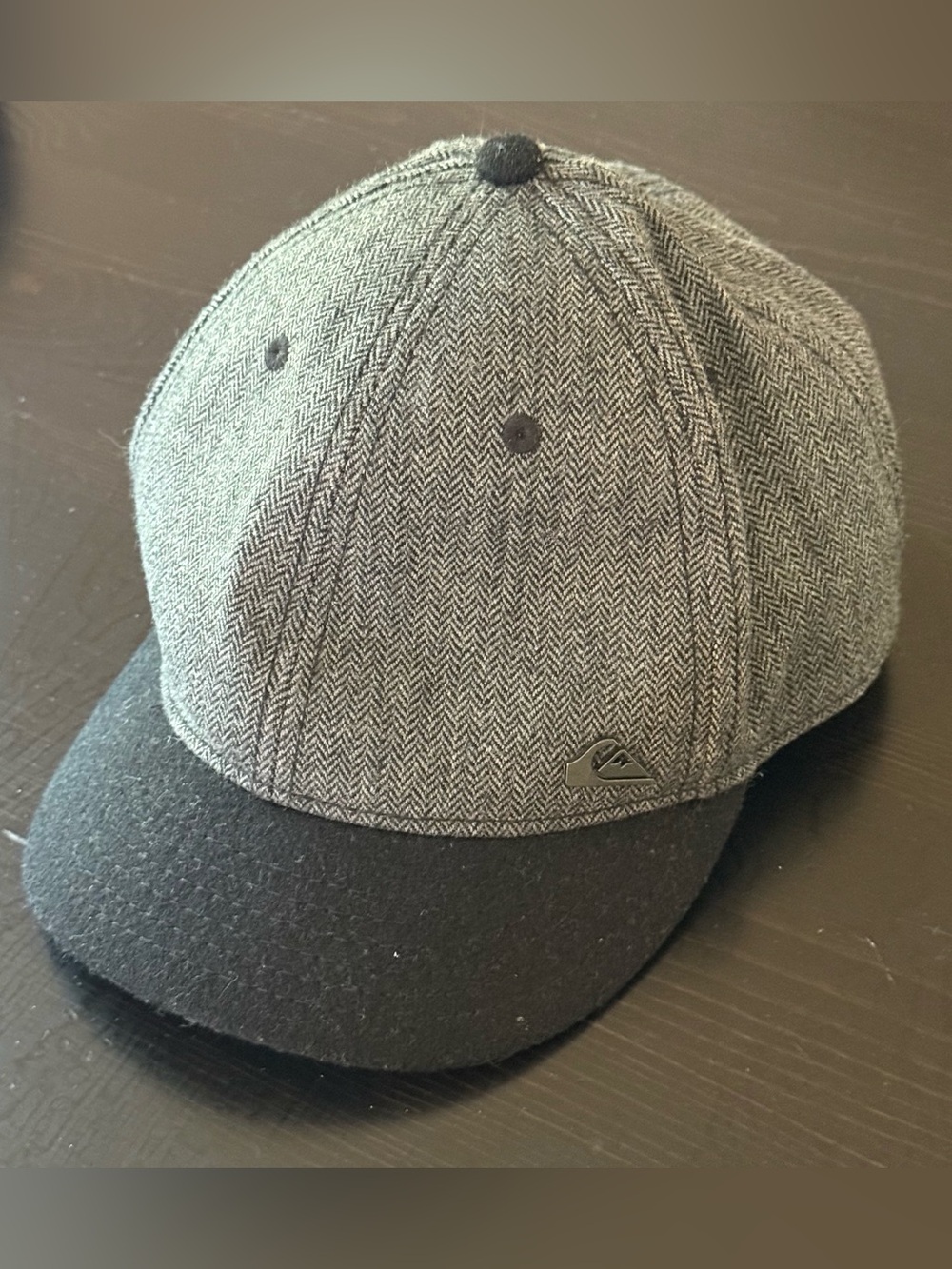 Quiksilver Herringbone-Textured Short Brim Fitted Hat, SM/MED